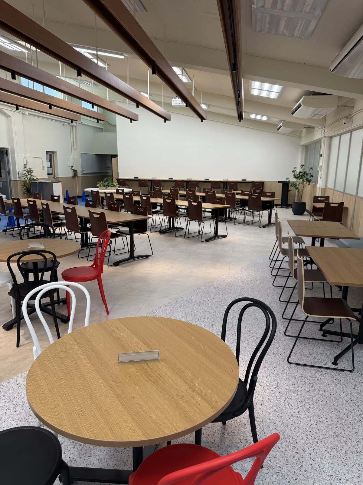 某会社様食堂の内装仕上一式